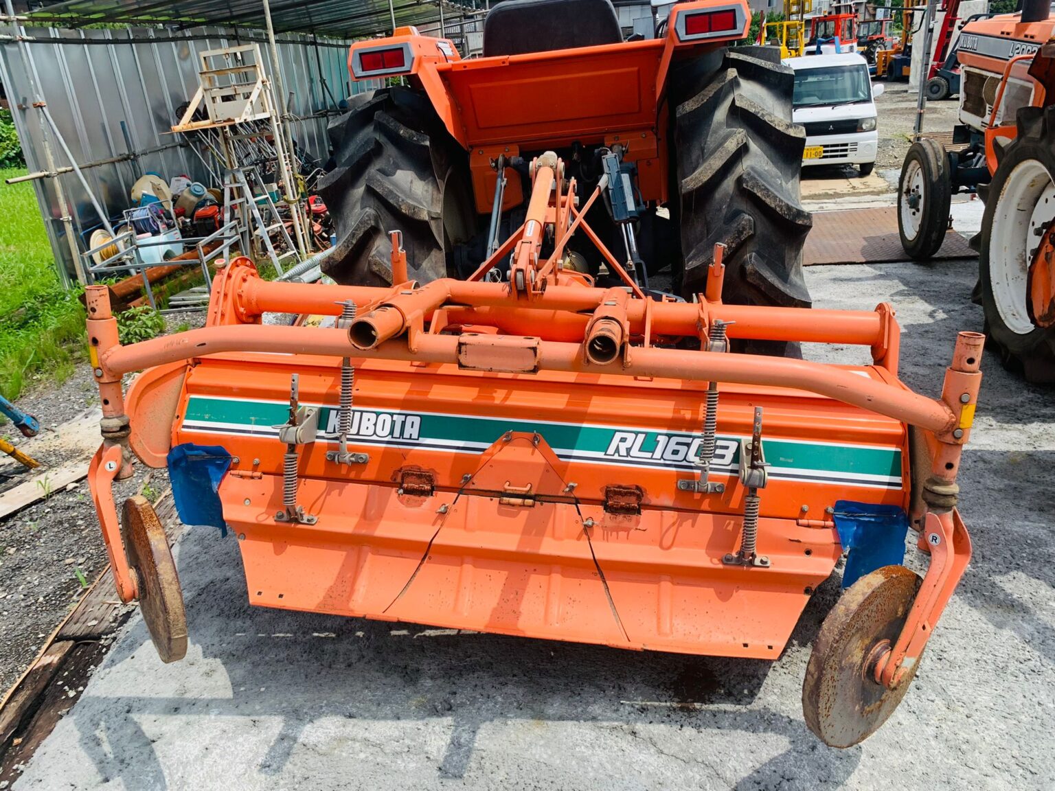 Kubota Tractor L1-28 4